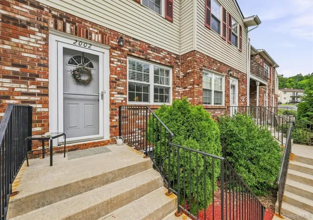 Photo 3 of Condo for sale at 276 Temple Hl Rd #2002, New Windsor, NY 12553 | MLS# 1045400 | Listing updated on 2026-09-02