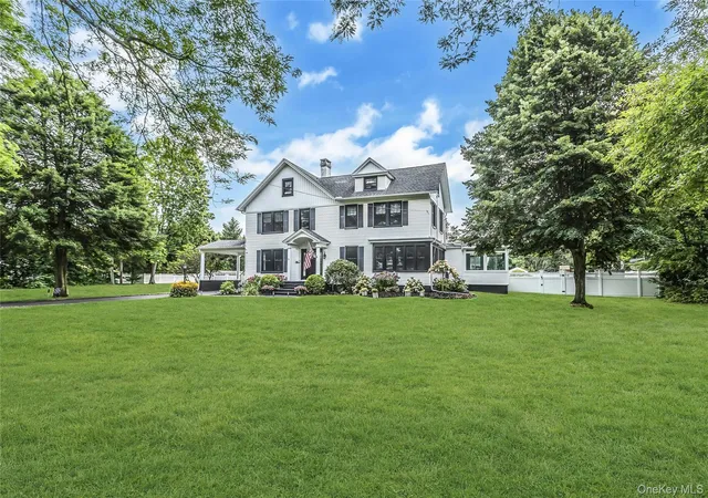 Photo 2 of Single family home for sale at 75 S Penataquit Ave, Islip, NY 11706 | MLS# 1045401 | Listing updated on 2026-09-05
