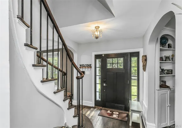 Photo 3 of Single family home for sale at 75 S Penataquit Ave, Islip, NY 11706 | MLS# 1045401 | Listing updated on 2026-10-07