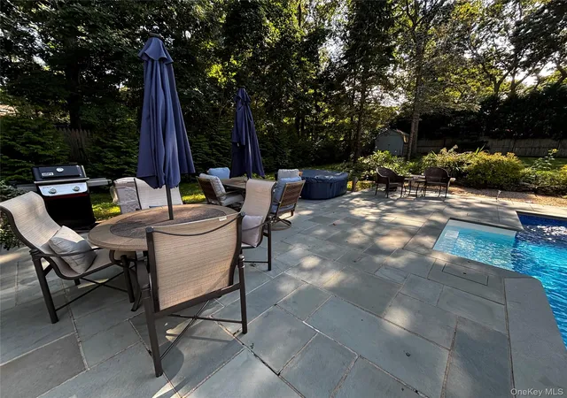 Photo 8 of Single family home for sale at 17 Columbine S, Southampton, NY 11946 | MLS# 1045410 | Listing updated on 2026-09-07