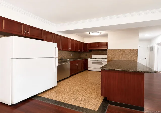 Photo 3 of Condo for sale at 4105 College Point Blvd #2D, New York, NY 11355 | MLS# 1045413 | Listing updated on 2026-09-13