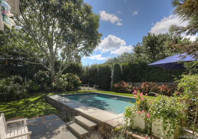Photo 3 of Single family home for sale at 18 Cliff Rd, East Hampton, NY 11930 | MLS# 1045420 | Listing updated on 2026-09-02