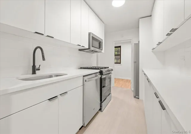 Photo 2 of Condo for sale at 3260 Netherland Ave #2F, New York, NY 10463 | MLS# 1045434 | Listing updated on 2026-09-02