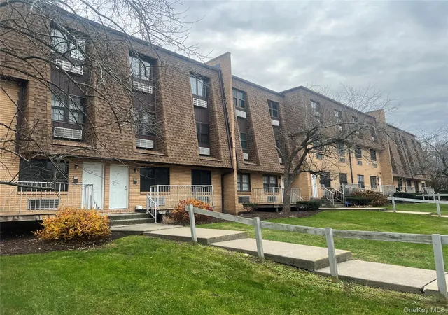 Photo 2 of Condo for sale at 408 Carpenter Ave #24, Newburgh (city), NY 12550 | MLS# 1045468 | Listing updated on 2026-09-02