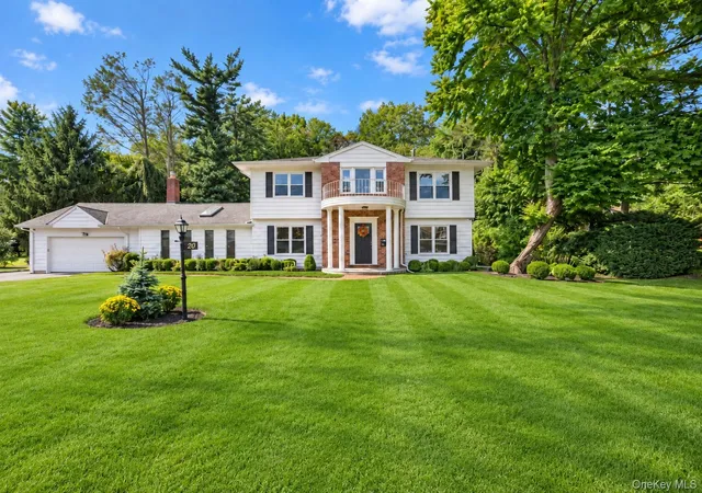 Single family home for sale at 20 Chestnut Dr, North Hempstead, NY 11576 | MLS# 1045469