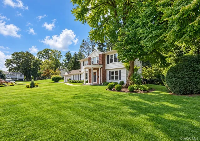 Photo 3 of Single family home for sale at 20 Chestnut Dr, North Hempstead, NY 11576 | MLS# 1045469 | Listing updated on 2026-09-30