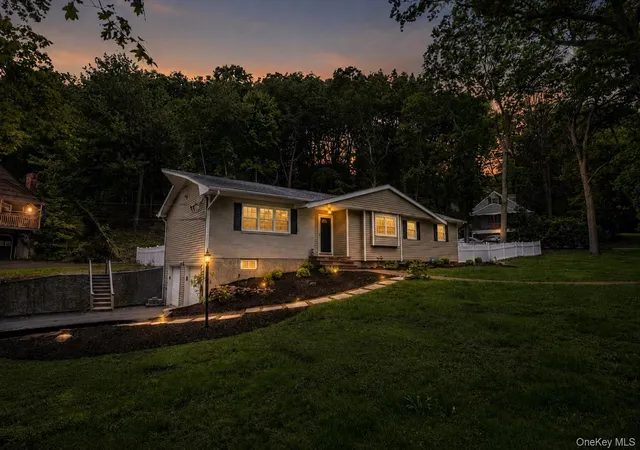 Photo 3 of Single family home for sale at 1 Gables Blvd, Brookhaven, NY 11733 | MLS# 1045474 | Listing updated on 2026-09-06