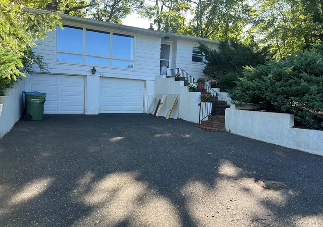Photo 1 of Single family home for sale at 40 Laurel Dr, Brookhaven, NY 11777 | MLS# 1045478 | Listing updated on 2026-10-08
