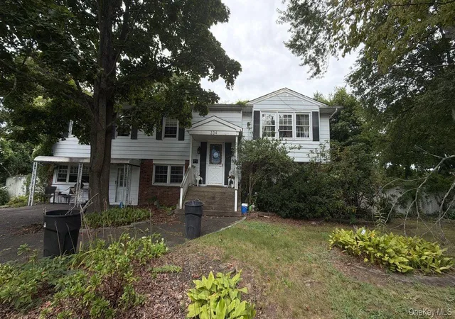 Photo 3 of Single family home for sale at 334 Sunrise Ave, Islip, NY 11782 | MLS# 1045501 | Listing updated on 2026-09-02