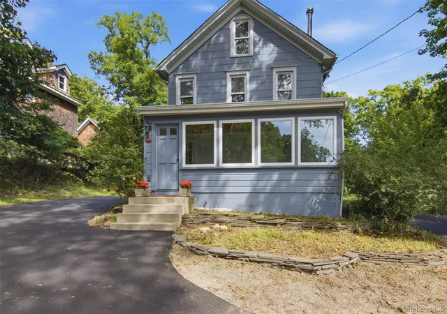 Photo 3 of Sale Pending at 69 Ridgeway Ave, Brookhaven, NY 11733 | MLS# 1045503 | Listing updated on 2026-10-07