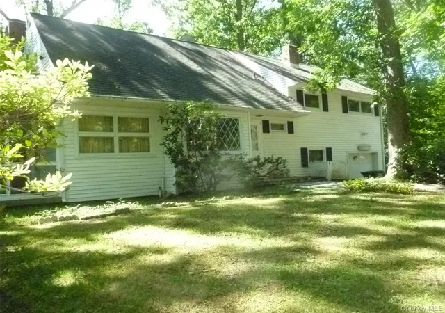 Photo 1 of Single family home for sale at 17 Chestnut Ln, Newburgh (town), NY 12550 | MLS# 1045516 | Listing updated on 2026-09-13