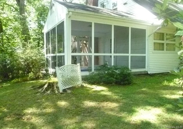 Photo 3 of Single family home for sale at 17 Chestnut Ln, Newburgh (town), NY 12550 | MLS# 1045516 | Listing updated on 2026-09-13