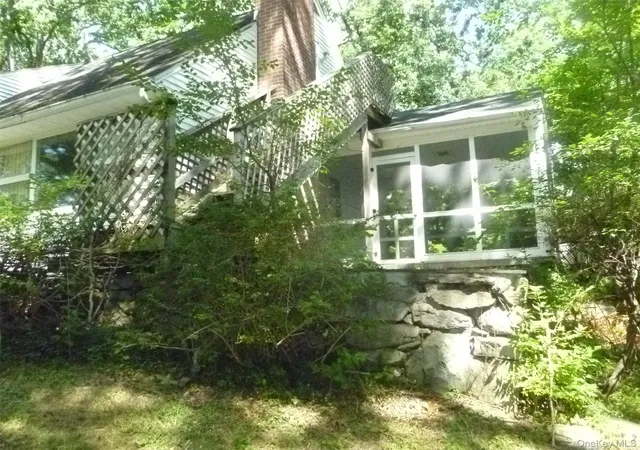 Photo 3 of Single family home for sale at 17 Chestnut Ln, Newburgh (town), NY 12550 | MLS# 1045516 | Listing updated on 2026-09-13