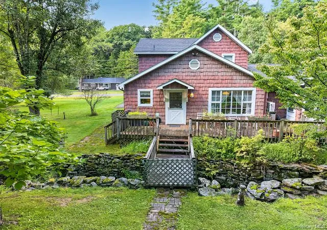 Photo 4 of Single family home for sale at 44 Airport Rd, Highland, NY 12732 | MLS# 1045519 | Listing updated on 2026-09-30