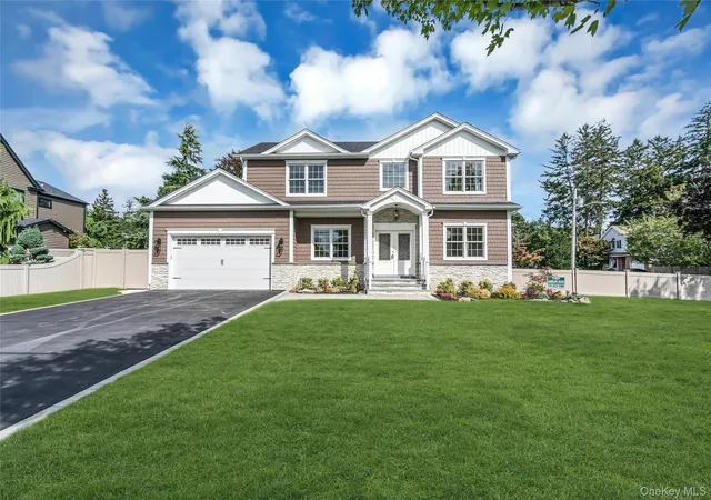 Photo 1 of Single family home for sale at 52 Linden Ave, Oyster Bay, NY 11714 | MLS# 1045536 | Listing updated on 2026-10-07