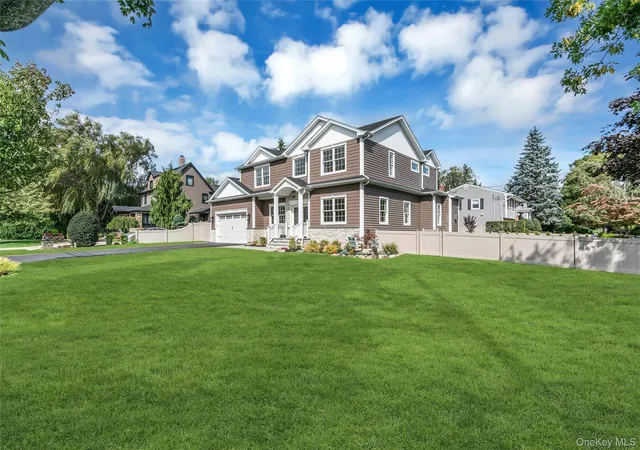 Photo 2 of Single family home for sale at 52 Linden Ave, Oyster Bay, NY 11714 | MLS# 1045536 | Listing updated on 2026-10-07
