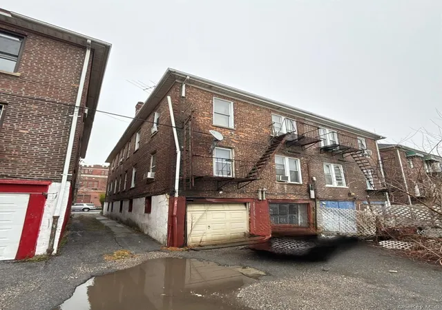Photo 2 of Multi family home for sale at 3583 Fish Ave, New York, NY 10469 | MLS# 1045537 | Listing updated on 2026-09-02