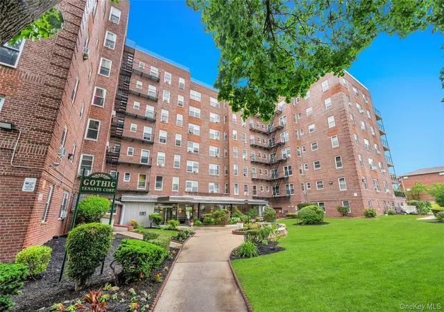 Listing Photo 3 - Condo for sale in building located at 84-50 169th St, New York, NY 11432 - Unit #607
