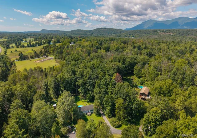 Photo 2 of Single family home for sale at 28 Buck Ln, Saugerties, NY 12477 | MLS# 1045558 | Listing updated on 2026-10-04