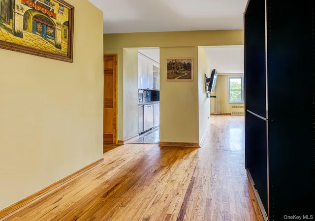 Listing Photo 4 - Condo for sale in building located at 2727 Ocean Pkwy, New York City, NY 11235 - Unit #D18