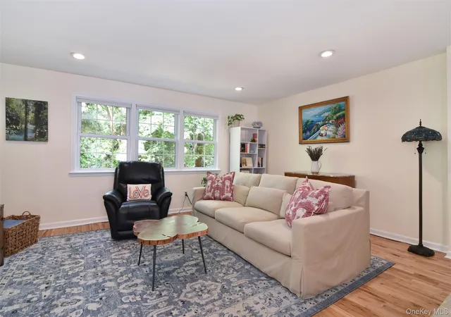 Photo 3 of Condo for sale at 124 Texas Ave, Yonkers, NY 10708 | MLS# 1045604 | Listing updated on 2026-09-15
