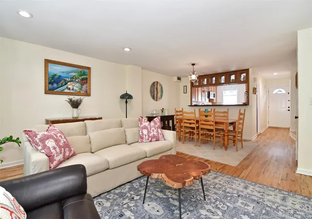 Photo 4 of Condo for sale at 124 Texas Ave, Yonkers, NY 10708 | MLS# 1045604 | Listing updated on 2026-09-15