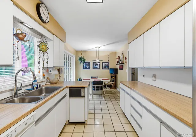 Photo 4 of Single family home for sale at 36 Havermill Rd, Clarkstown, NY 10956 | MLS# 1045606 | Listing updated on 2026-10-04