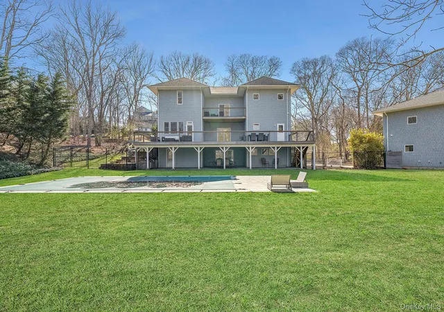Photo 3 of Sale Pending at 4 Bayview Ave, Shelter Island, NY 11965 | MLS# 1045616 | Listing updated on 2026-09-29
