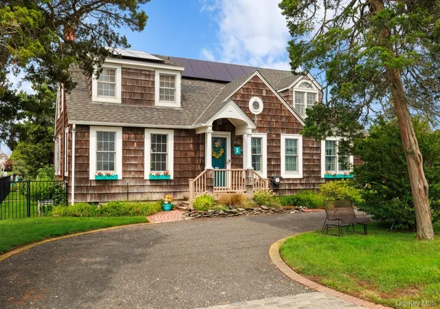 Photo 2 of Single family home for sale at 1 Dewey Ave, Babylon, NY 11701 | MLS# 1045637 | Listing updated on 2026-09-28