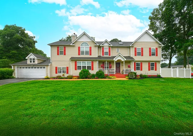 Photo 1 of Single family home for sale at 303 Westchester Ave N, Babylon, NY 11704 | MLS# 1045651 | Listing updated on 2026-09-05