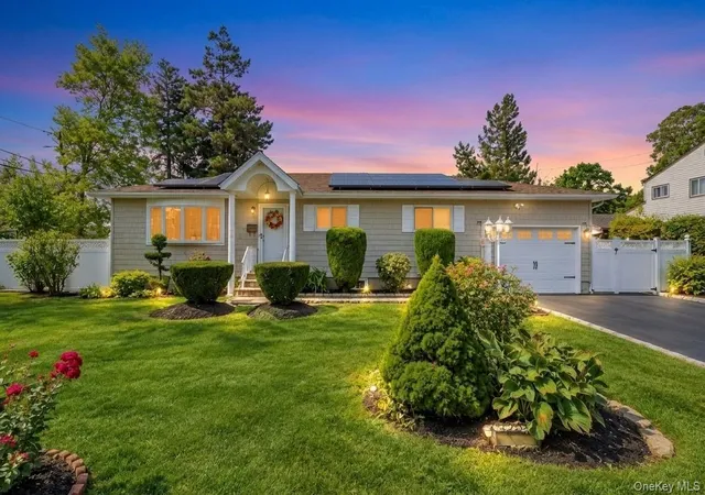 Photo 1 of Single family home for sale at 272 W 12th Street, Babylon, NY 11729 | MLS# 1045663 | Listing updated on 2026-09-25