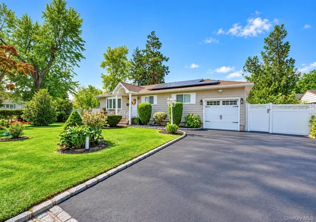 Photo 3 of Single family home for sale at 272 W 12th Street, Babylon, NY 11729 | MLS# 1045663 | Listing updated on 2026-09-25
