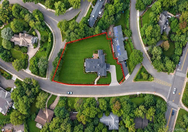 Photo 1 of Single family home for sale at 85 Nassau Dr, North Hempstead, NY 11021 | MLS# 1045680 | Listing updated on 2026-09-25