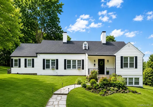 Photo 3 of Single family home for sale at 85 Nassau Dr, North Hempstead, NY 11021 | MLS# 1045680 | Listing updated on 2026-09-25