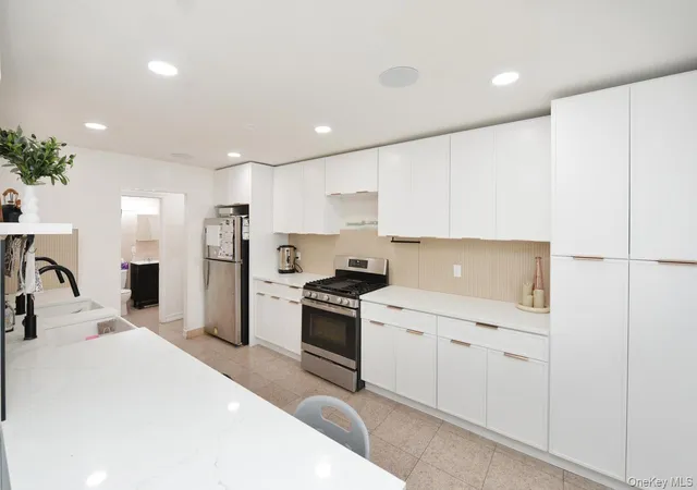 Photo 2 of Condo for sale at 232 Kearsing Pkwy #G, Ramapo, NY 10952 | MLS# 1045682 | Listing updated on 2026-09-07
