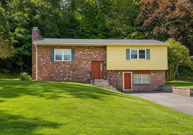 Single family home for sale at 49 Brewster Dr, Middletown, NY 10940 | MLS# 1045687