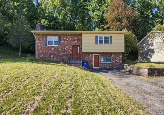 Photo 2 of Single family home for sale at 49 Brewster Dr, Middletown, NY 10940 | MLS# 1045687 | Listing updated on 2026-09-26