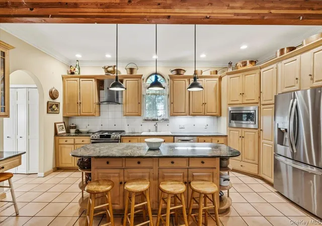 Photo 1 of Single family home for sale at 16 Stuart Ave, Babylon, NY 11702 | MLS# 1045695 | Listing updated on 2026-10-08