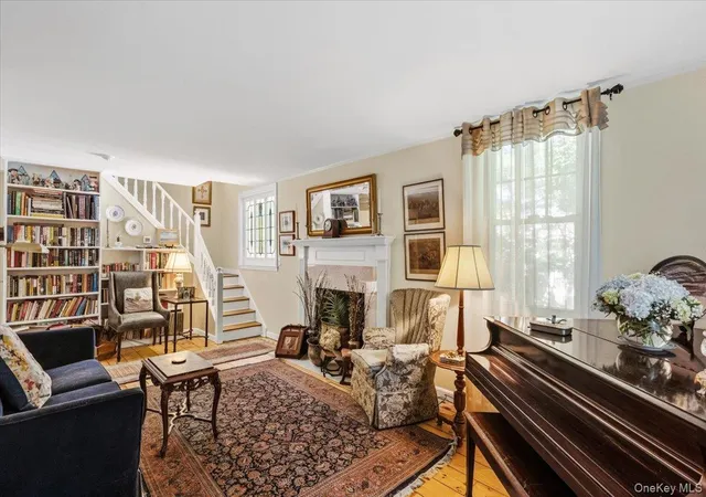 Photo 3 of Single family home for sale at 16 Stuart Ave, Babylon, NY 11702 | MLS# 1045695 | Listing updated on 2026-09-29