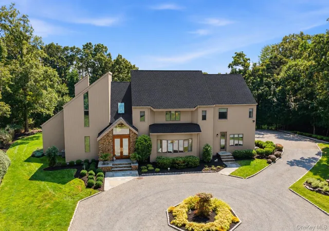Photo 2 of Single family home for sale at 6 Target Rock Dr, Huntington, NY 11743 | MLS# 1045696 | Listing updated on 2026-09-29