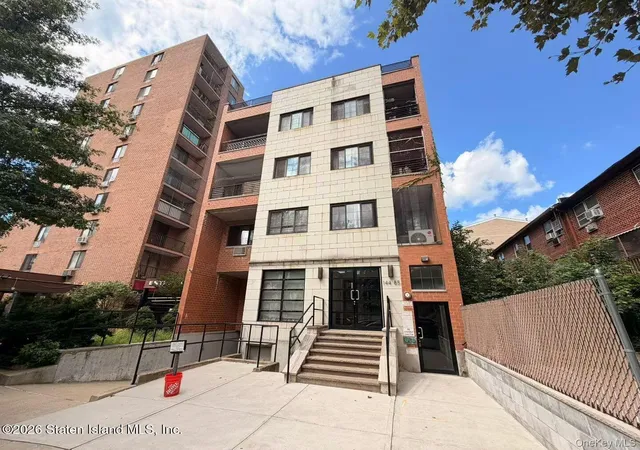 Condo for sale at 144-85 Roosevelt Ave #3e, New York, NY 11354 | MLS# 1045699