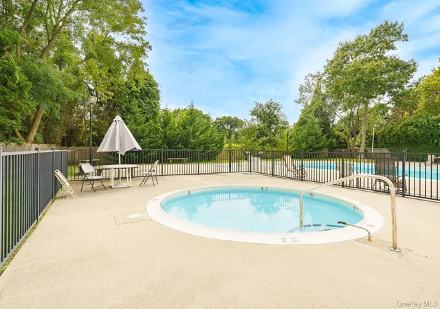Listing Photo 2 - Condo for sale in building located at 161 Feller Dr, Islip, NY 11722