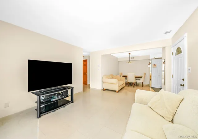 Photo 3 of Condo for sale at 161 Feller Dr, Islip, NY 11722 | MLS# 1045702 | Listing updated on 2026-09-06