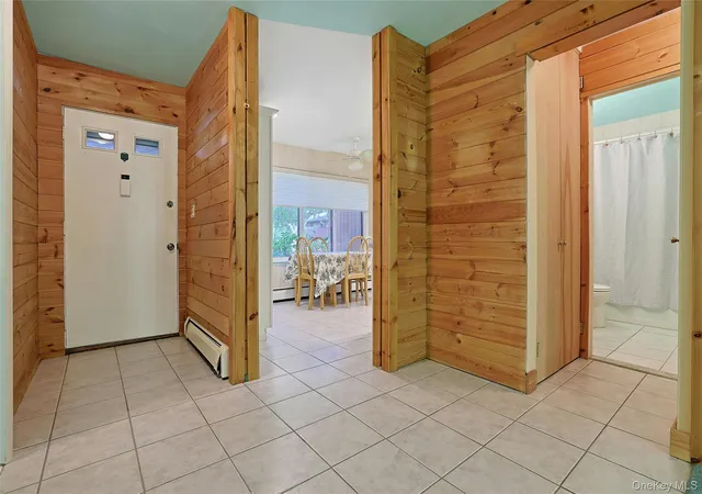Photo 3 of Sale Pending at 5 Coachlight Sq, Cortlandt, NY 10548 | MLS# 1045703 | Listing updated on 2026-10-16