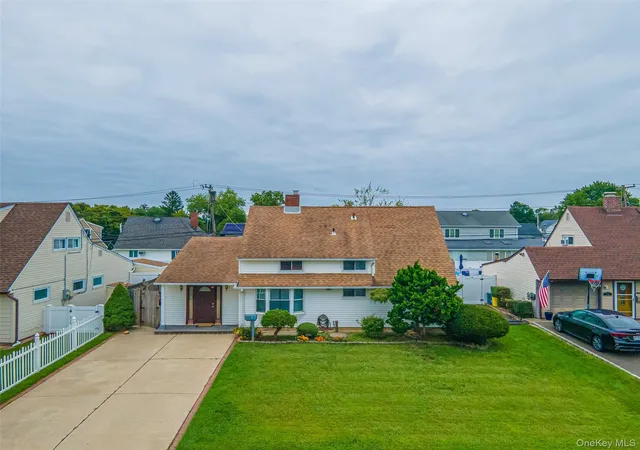 Photo 2 of Single family home for sale at 82 Lantern Rd, Oyster Bay, NY 11801 | MLS# 1045710 | Listing updated on 2026-09-06