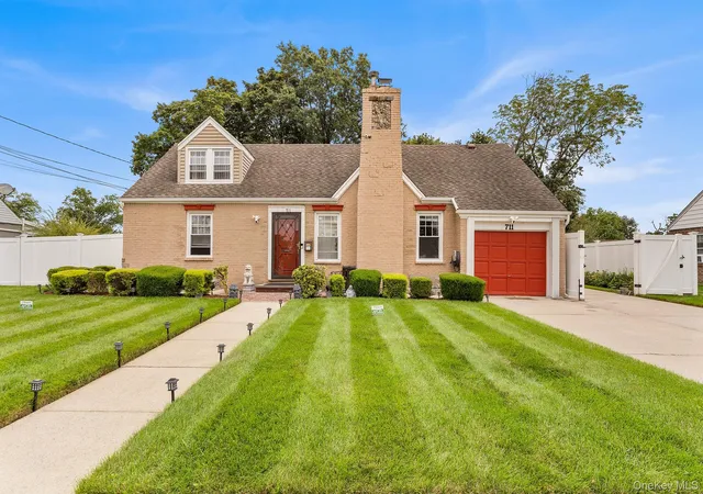 Single family home for sale at 711 Charter Ct, Hempstead, NY 11553 | MLS# 1045726