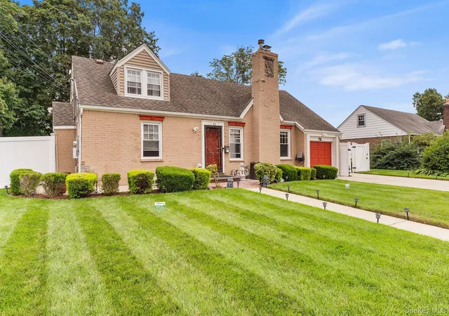 Photo 2 of Single family home for sale at 711 Charter Ct, Hempstead, NY 11553 | MLS# 1045726 | Listing updated on 2026-09-07