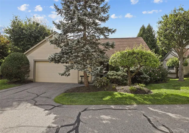 Photo 3 of Sale Pending at 675 Heritage Hills #D, Somers, NY 10589 | MLS# 1045730 | Listing updated on 2026-09-18
