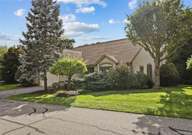 Photo 3 of Condo for sale at 675 Heritage Hills #D, Somers, NY 10589 | MLS# 1045730 | Listing updated on 2026-09-07
