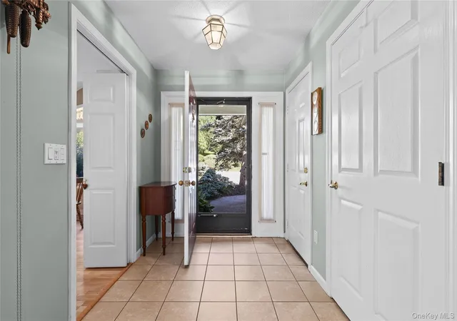 Photo 4 of Condo for sale at 675 Heritage Hills #D, Somers, NY 10589 | MLS# 1045730 | Listing updated on 2026-09-07
